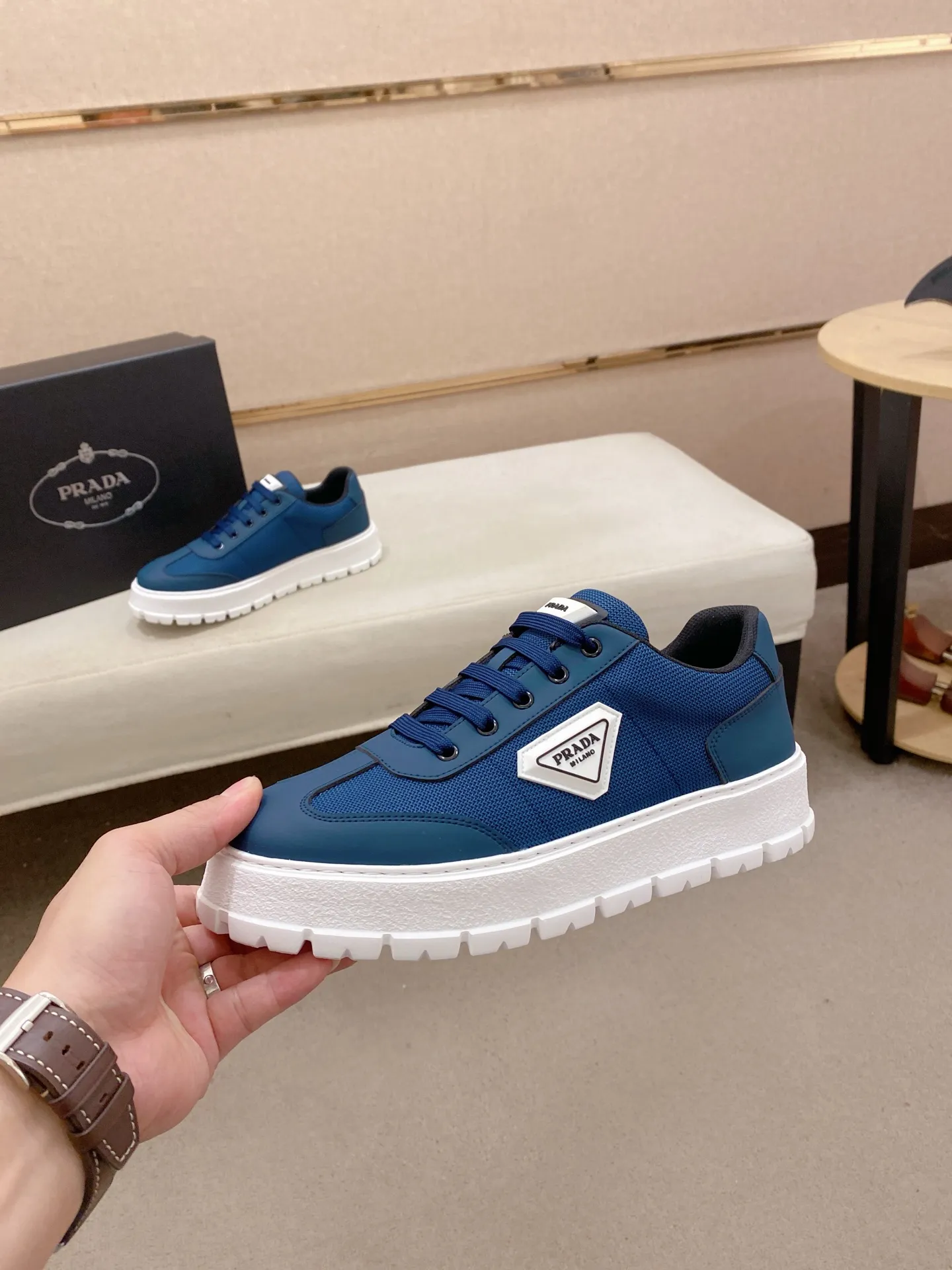 Men's men's shoes💰: 440💰[Prada～Prada] Trendy new styles are on the market. Same style as the official website. Counter quality. Original version. [Strong] [Strong] Imported selected first-layer cowhide. Comfortable and breathable sheepskin lining, fine workmanship, upper layer made of 100% pure cowhide, original last shape, comfortable on the feet, shoe sizes 38 to 44